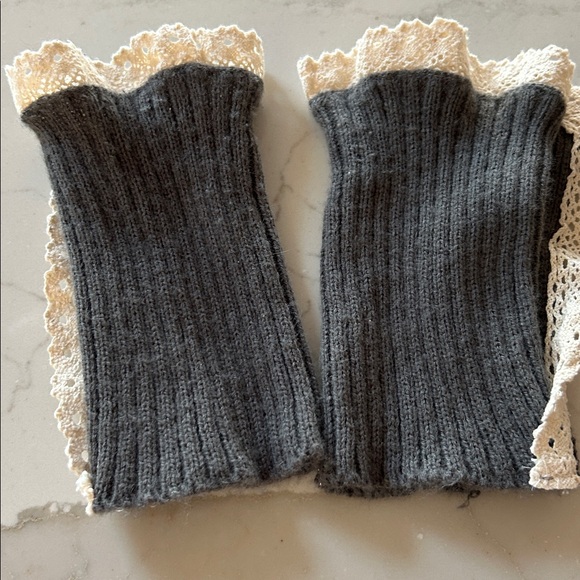 Gray Knit Boot Cuffs with Lace Trim and buttons - Picture 4 of 5